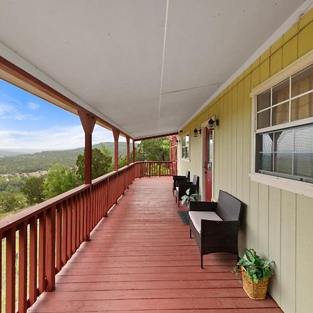 Entire 2Br 2Ba Hilltop View Home Sleeps 8 Pets 4 Acres Jacuzzi Central Ac Kingbeds Free Wifi-Parking Kitchen Washerdryer Starry Terrace Two Sunset Dining Patios Grill Stovetop Oven Fridge Onsitewoodedhiking Wildlife Coveredpatio4Pets & Birds Singing! Marble Falls Esterno foto