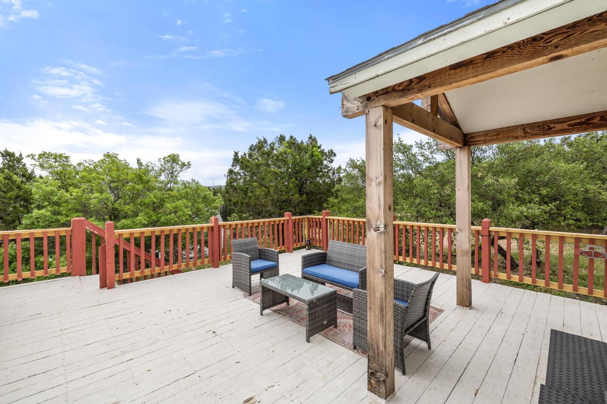 Entire 2Br 2Ba Hilltop View Home Sleeps 8 Pets 4 Acres Jacuzzi Central Ac Kingbeds Free Wifi-Parking Kitchen Washerdryer Starry Terrace Two Sunset Dining Patios Grill Stovetop Oven Fridge Onsitewoodedhiking Wildlife Coveredpatio4Pets & Birds Singing! Marble Falls Esterno foto