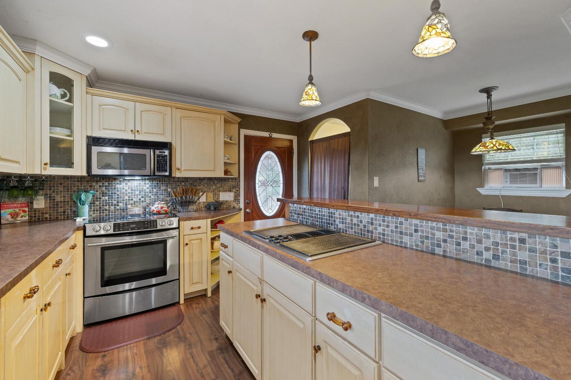 Entire 2Br 2Ba Hilltop View Home Sleeps 8 Pets 4 Acres Jacuzzi Central Ac Kingbeds Free Wifi-Parking Kitchen Washerdryer Starry Terrace Two Sunset Dining Patios Grill Stovetop Oven Fridge Onsitewoodedhiking Wildlife Coveredpatio4Pets & Birds Singing! Marble Falls Esterno foto