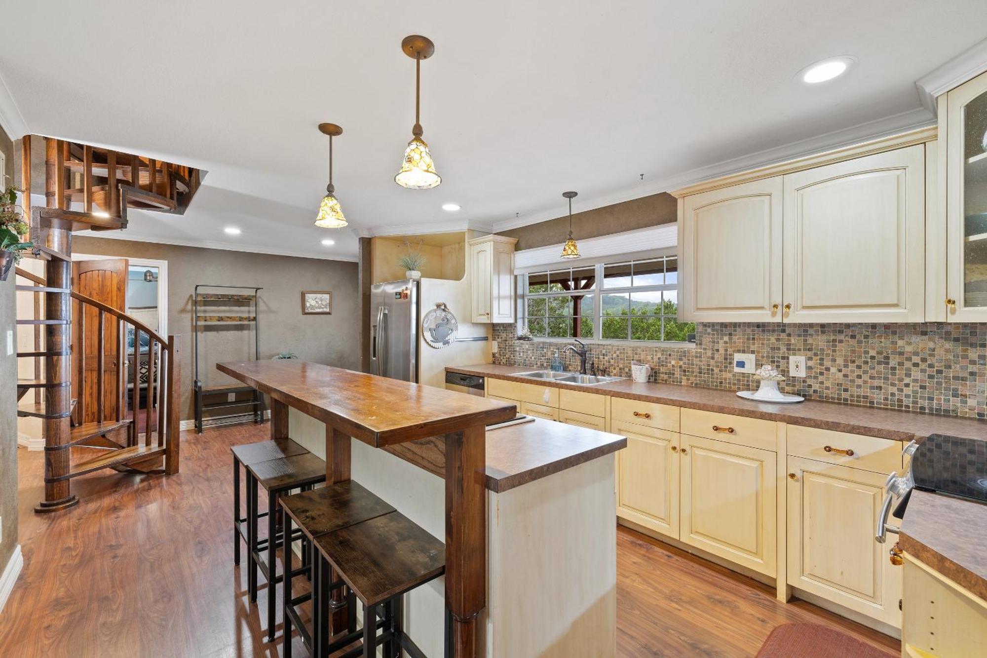 Entire 2Br 2Ba Hilltop View Home Sleeps 8 Pets 4 Acres Jacuzzi Central Ac Kingbeds Free Wifi-Parking Kitchen Washerdryer Starry Terrace Two Sunset Dining Patios Grill Stovetop Oven Fridge Onsitewoodedhiking Wildlife Coveredpatio4Pets & Birds Singing! Marble Falls Esterno foto